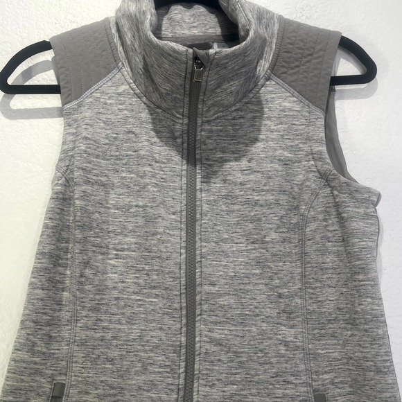 Athleta Stronger Vest‎ Womens Medium Gray Spacedye Stretch Workout Gym Training - Picture 6 of 13